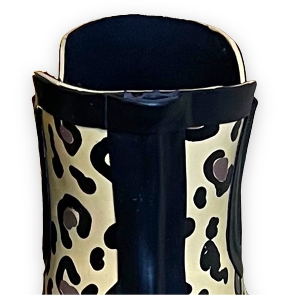 Women’s Leopard Print Rain Boots - Size 10 - Picture 9 of 9